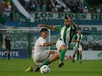 El Camión avanza por la vía al ascenso